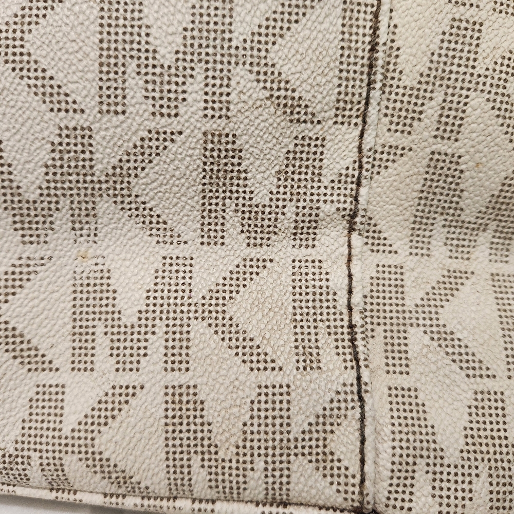 Large Michael Kors tote and matching wallet - Picture 6 of 16